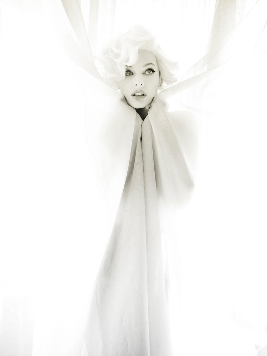 Ellen Von Unwerth Dec. 25