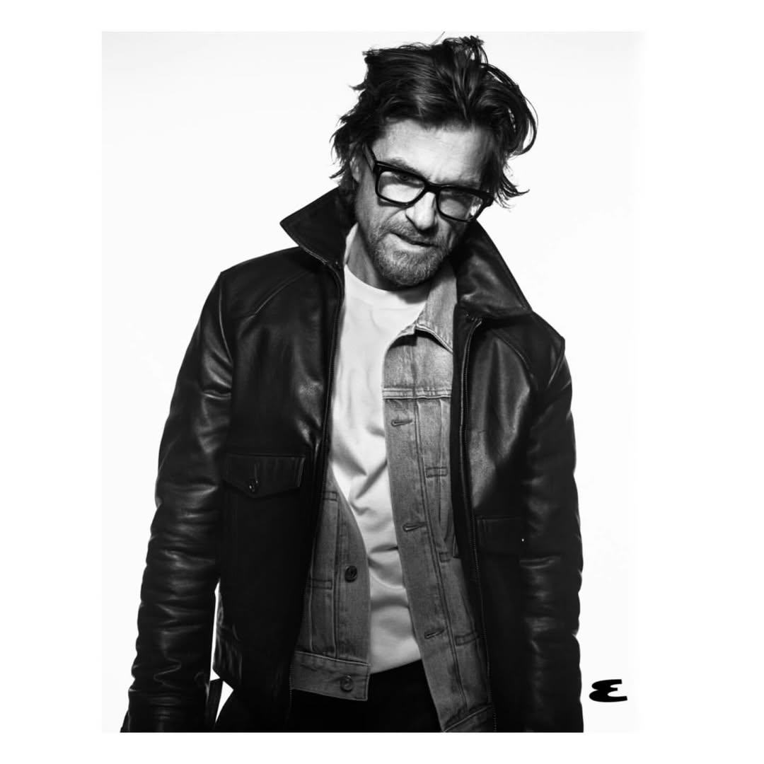 Since getting his start as a child star, Bateman has been a near-constant onscreen presence in film and TV. Adept in both comedy and drama—moving between “Zootopia” and “Arrested Development” to “Ozark” and “Black Rabbit”—he’s also won honors as both an actor and a director.

As one third of the SmartLess podcast, alongside Sean Hayes and Will Arnett, he’s interviewed everyone from Neil deGrasse Tyson to Paul Thomas Anderson to Jon Bon Jovi—and, once, Presidents Biden, Obama, and Clinton, all at the same time. …
@JasonBateman for @Esquire Winter 25/26 🥶❄️☃️

Photographed By Mark Seliger @markseliger
Styled by Mark Holmes @styleitholmes
Grooming by Ericka Verrett @ericka_verrett
Set Design by Lux Wright @luxalot
Backdrops by Katherine Aungier @711grandave
Tailoring by Suzy Yun @suzyyun
Production by Jill Roy at 3Star Productions @jillroy @3Star_Productions @russlemkin 
Special Thanks to Ruth Levy at Seliger Studio @boomboomlevy
Esquire Design Director Martin Hoops @mhoopsdesign
Esquire Visual Director: James Morris @j_alexander_photo
Esquire Entertainment Director: Andrea Cuttler @angcutt
Esquire Editor-in-Chief: Michael Sebastian @michaeljsebastian