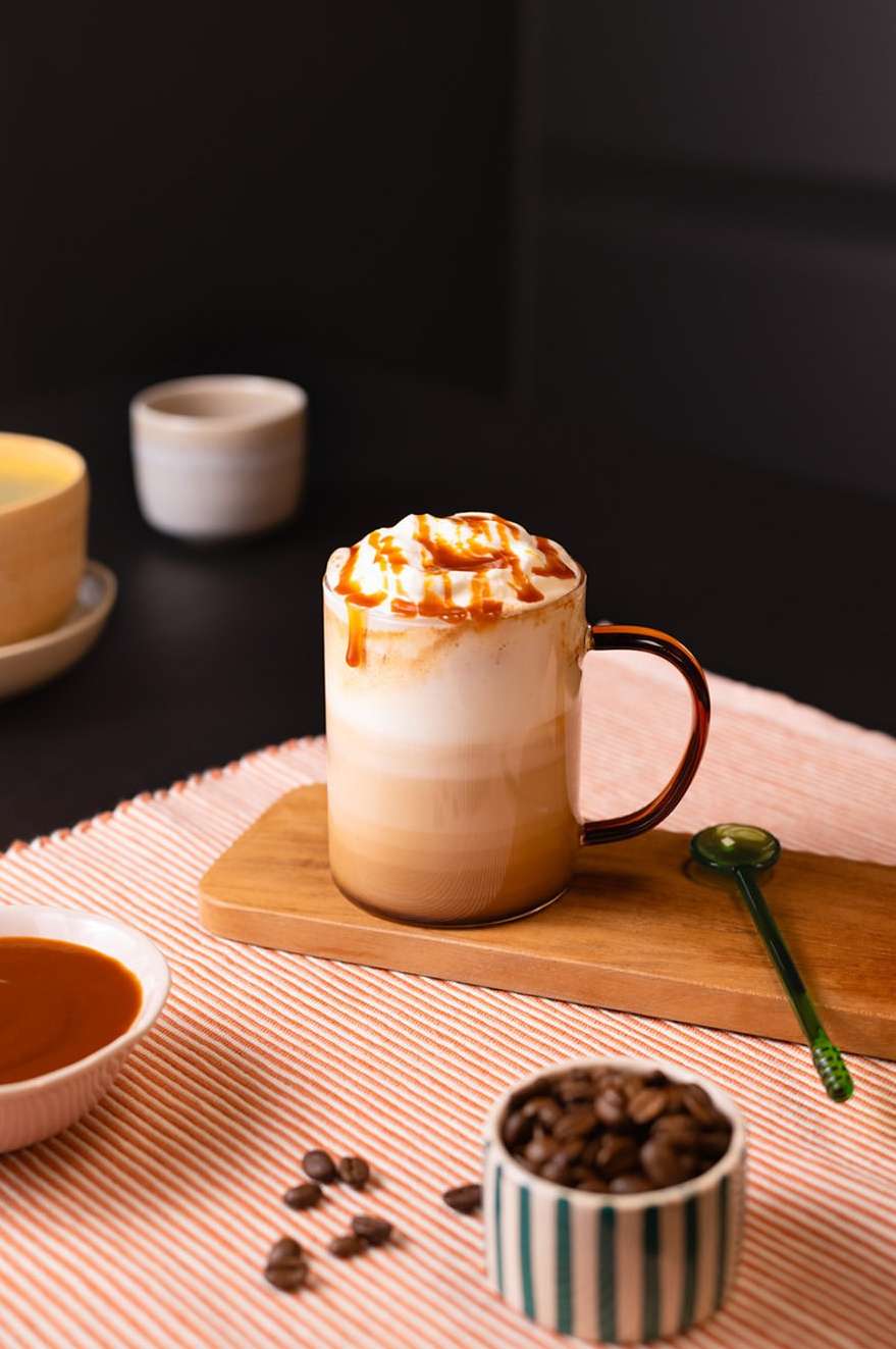 Camille & Charlotte X Darty Dec. 25