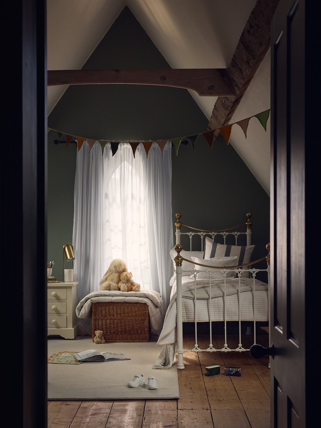 Toby Mitchell X And So To Bed UK Aug. 26