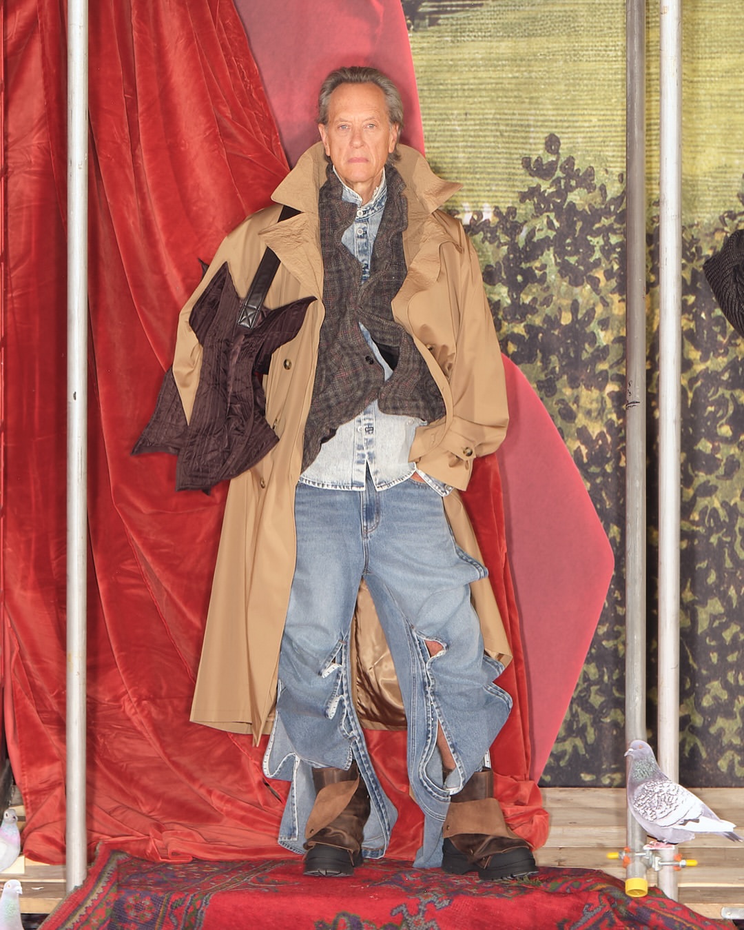 @glennmartens x @hm 

Incredibly proud to have been a part of making this happen. Such a fun and inspiring project. Special thanks to Anna Soderstrom, Glenn, Johnny and Ursina … EPIC !

Creative Director @glennmartens
Photographer/Director @johnnydufort
Art Direction @sandbergtimonen
Stylist @ursinagysi
Casting @a.m.c.casting 
Hair @cyndiaharvey
Makeup @thom.walker
Movement @m.j.h.a.r.p.e.r
Production @bellhouseltd

#AMCCasting