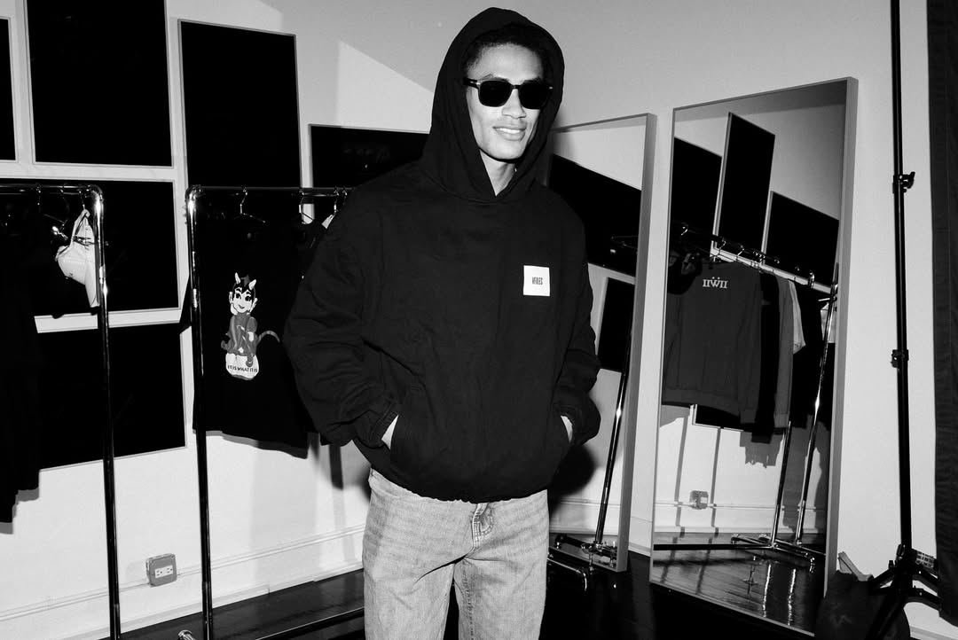 Thank you to everyone who came out to celebrate the FIFA World Cup draw and holiday season with us, FIFA 1904, VFILES and AMC MARKET 

@FIFA1904.VFILES
@VFILES
@A.M.C.MARKET

📍 12 Mercer St is now open to shop all 3 brands !! Limited time only !!

Photos by @annahenders0n

#amccasting #fifa1904 #vfiles #amcmarket #12mercerst #popup