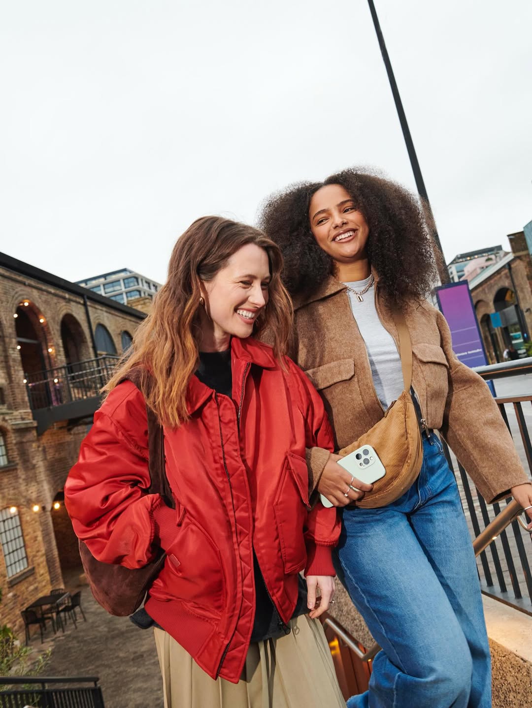 NEW CAMPAIGN ALERT! 
Stills for @paypal
Directed, shot & and edited by @andrewwoffinden 💳💙

Full production @aandrcreativeproduction

PHOTOGRAPHER / DOP @andrewwoffinden @aandrcreativeagency 
1ST LIGHTING ASSISTANT @luke_weller_ 
2ND LIGHTING ASSISTANT Marija
DIGI OP @gemmagravett 
MAKEUP ARTIST @minnie_mua 
HAIR STYLIST @kycutwilson 
STYLIST @harrietnicolsonstylist 
PROPS STYLIST @pennymillsstudio 
LOCATION MANAGER Guy Jordan
PRODUCTION @aandrcreativeproduction