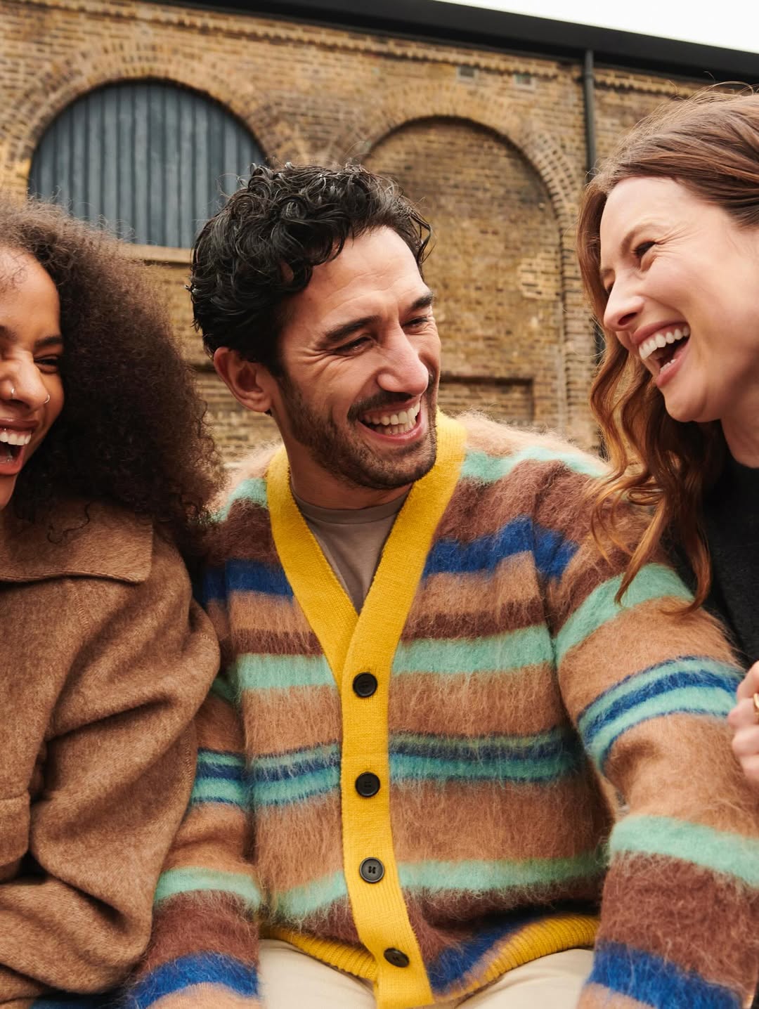 NEW CAMPAIGN ALERT! 
Stills for @paypal
Directed, shot & and edited by @andrewwoffinden 💳💙

Full production @aandrcreativeproduction

PHOTOGRAPHER / DOP @andrewwoffinden @aandrcreativeagency 
1ST LIGHTING ASSISTANT @luke_weller_ 
2ND LIGHTING ASSISTANT Marija
DIGI OP @gemmagravett 
MAKEUP ARTIST @minnie_mua 
HAIR STYLIST @kycutwilson 
STYLIST @harrietnicolsonstylist 
PROPS STYLIST @pennymillsstudio 
LOCATION MANAGER Guy Jordan
PRODUCTION @aandrcreativeproduction