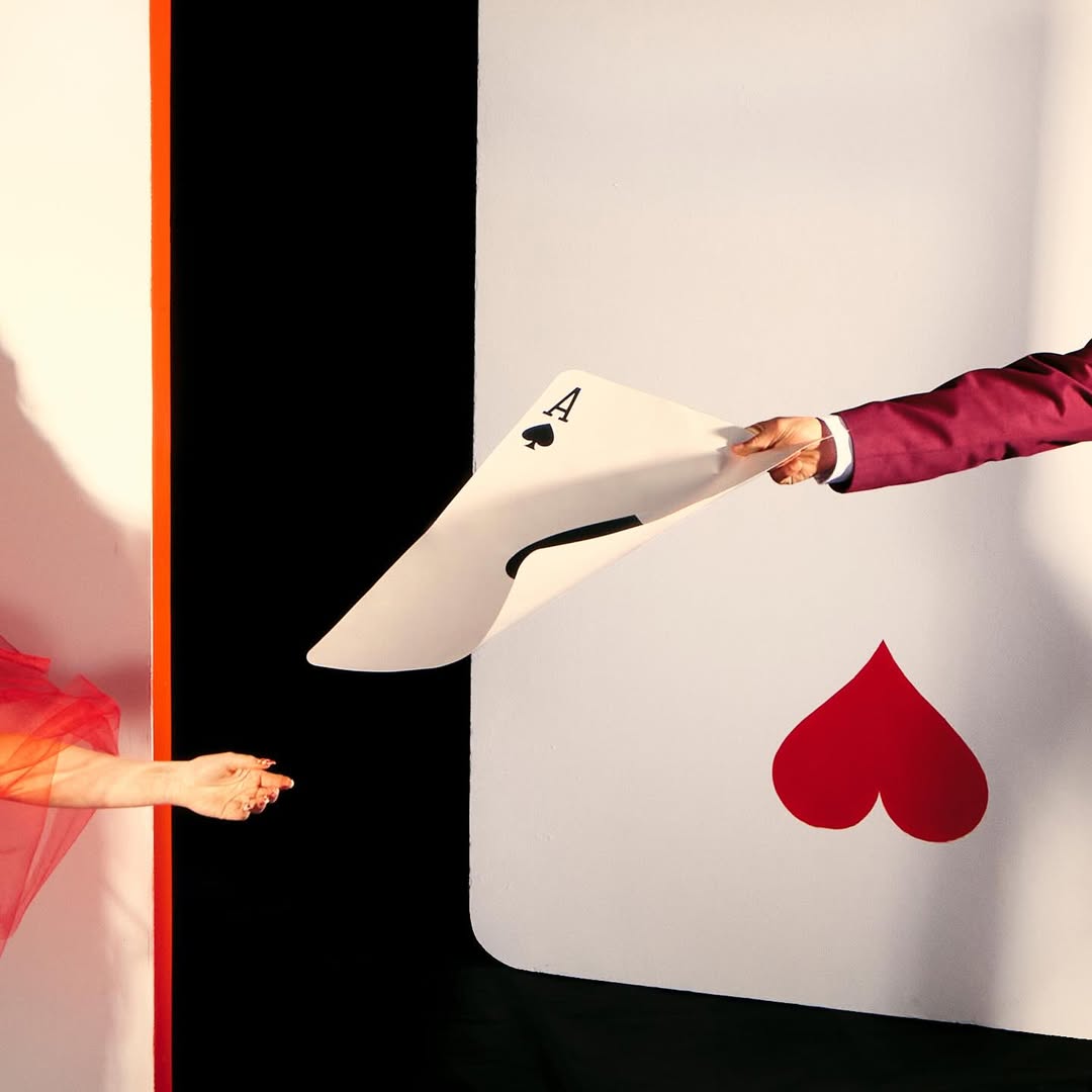 ♥️♠️♦️♣️ Album art that hits just as hard as the music.

We had the pleasure of helping bring @piri.and.tommy fantasy world to life for the launch of their upcoming EP ‘MAGIC’ coming November 7th 💫 

With thanks as always to a fantastic crew…❤️

PRODUCTION @aandrcreativeproduction 
PHOTOGRAPHER @yanavannuffel 
LIGHT AND DIGI @whens__lunch 
STYLIST @rebecca_odwyer 
MAKEUP @georgiahopemakeup 
HAIR @laurenbellhair 
SET DESIGN @georgelewinstudio