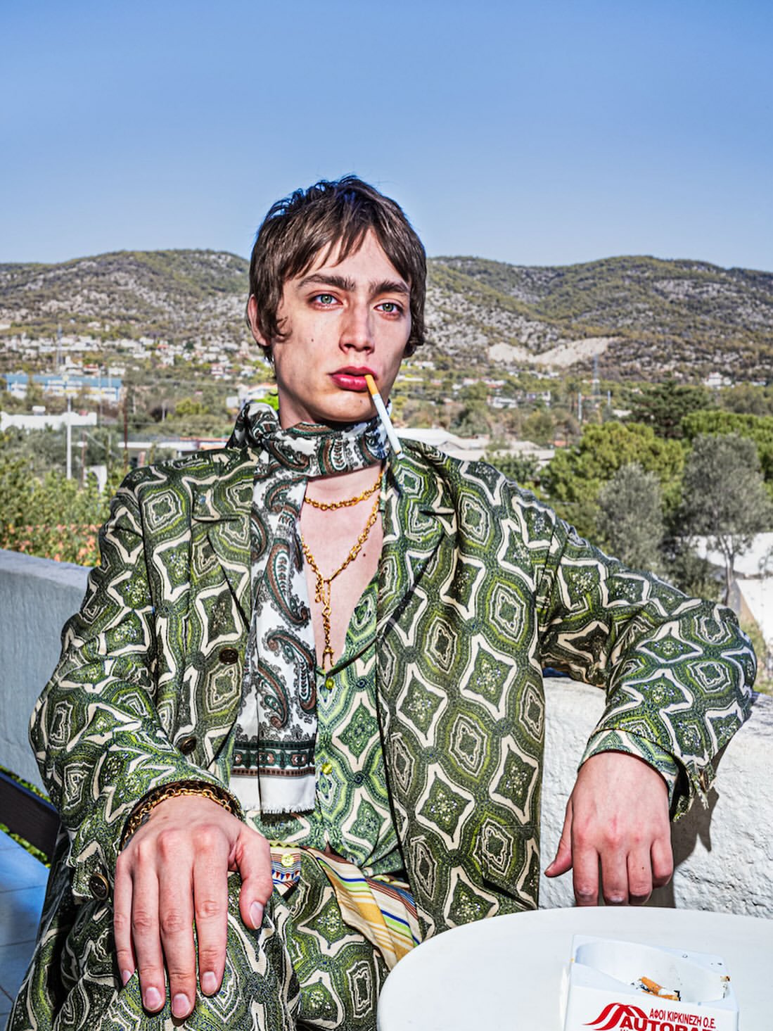 DAPPER DAN #31 - JUXTAPOSE
@dapperdanmagazine 

Photographer: Bruce Gilden & Martin Parr @bruce_gilden @martinparrstudio 
Stylist: Elena Psalti @elena_psalti 
Grooming: Stellar 
Model: Bunny Syxes @bunnysyxes