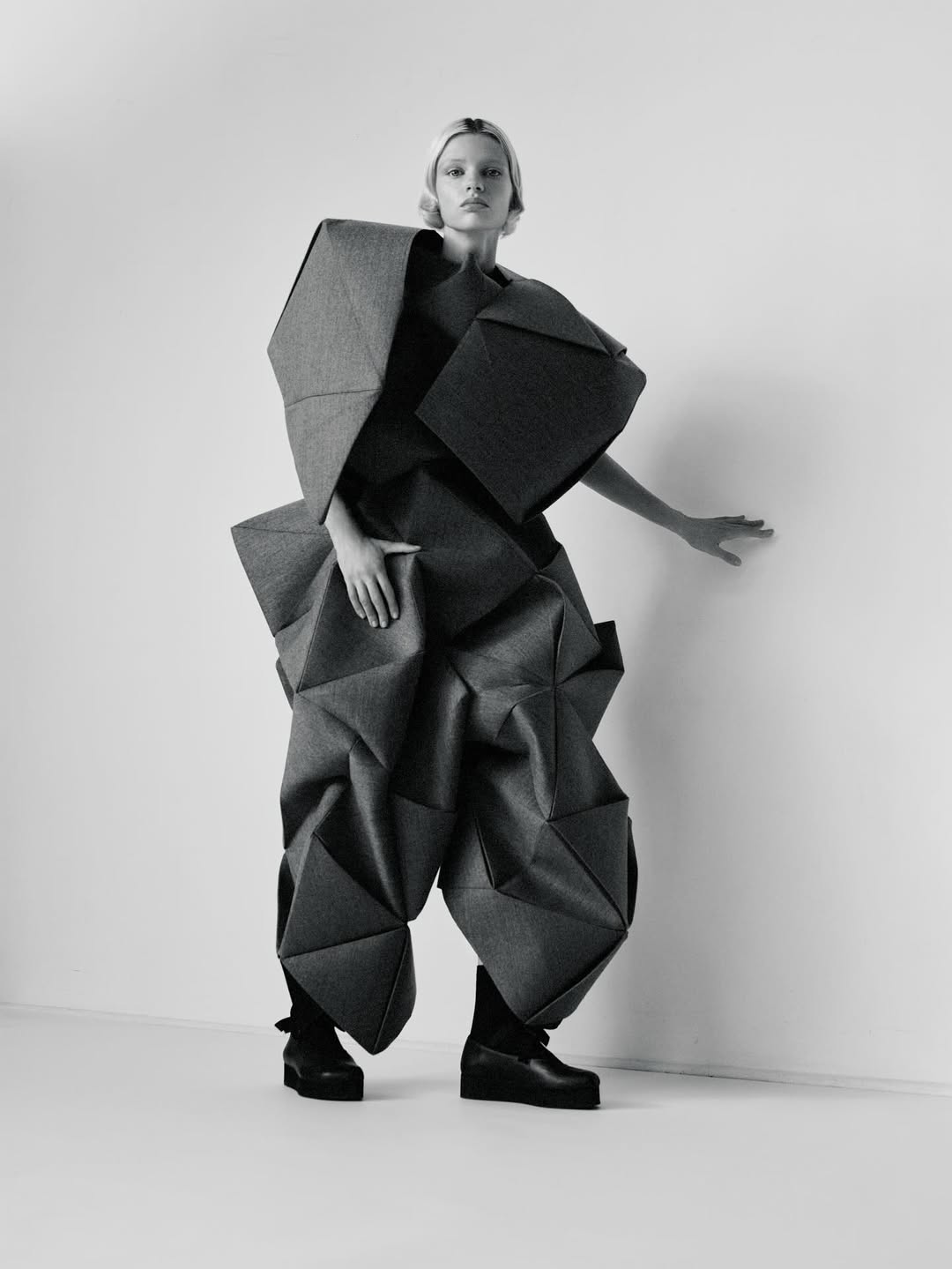 Purple Magazine Out now
The Analog Issue #44 F/W 2025-26

@purplefashionmagazine
@ozpurple
@commedesgarcons
Modeled by @milavaneeten

Style by @naomi_itkes
Setdesign by @felixgesnouin
Make up by @williambartelmakeup
Hair by @nicophilippon
Lights by @olofosterlind
Lights by @kurt_lavastida
@lundlundagency
Retouch @ Linjepunkt Stockholm

Thanks @ozpurple