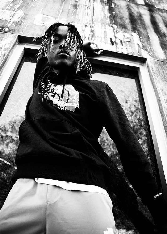 Dick's Sporting Goods |  May. 22