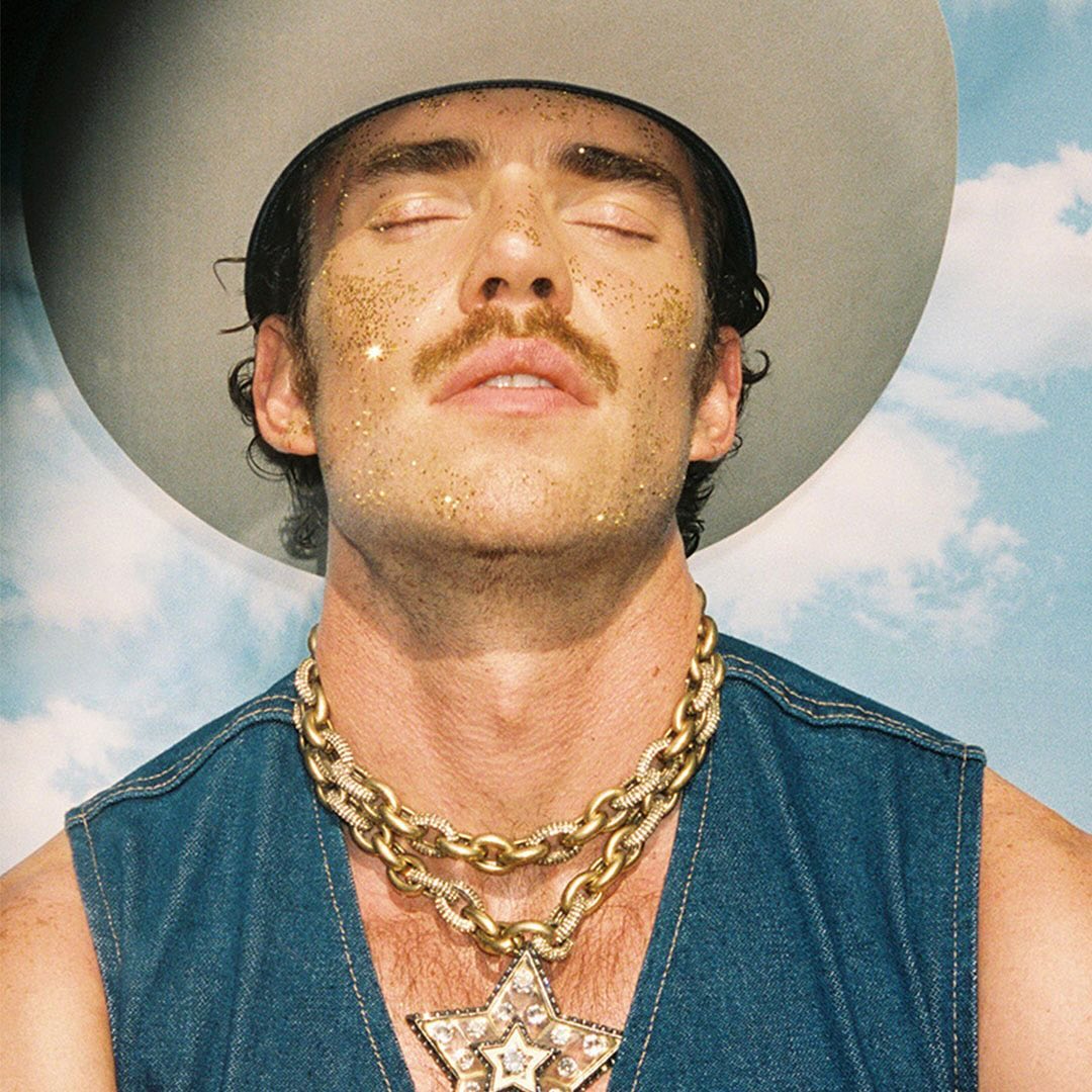 Numéro Netherlands |  Feb. 24