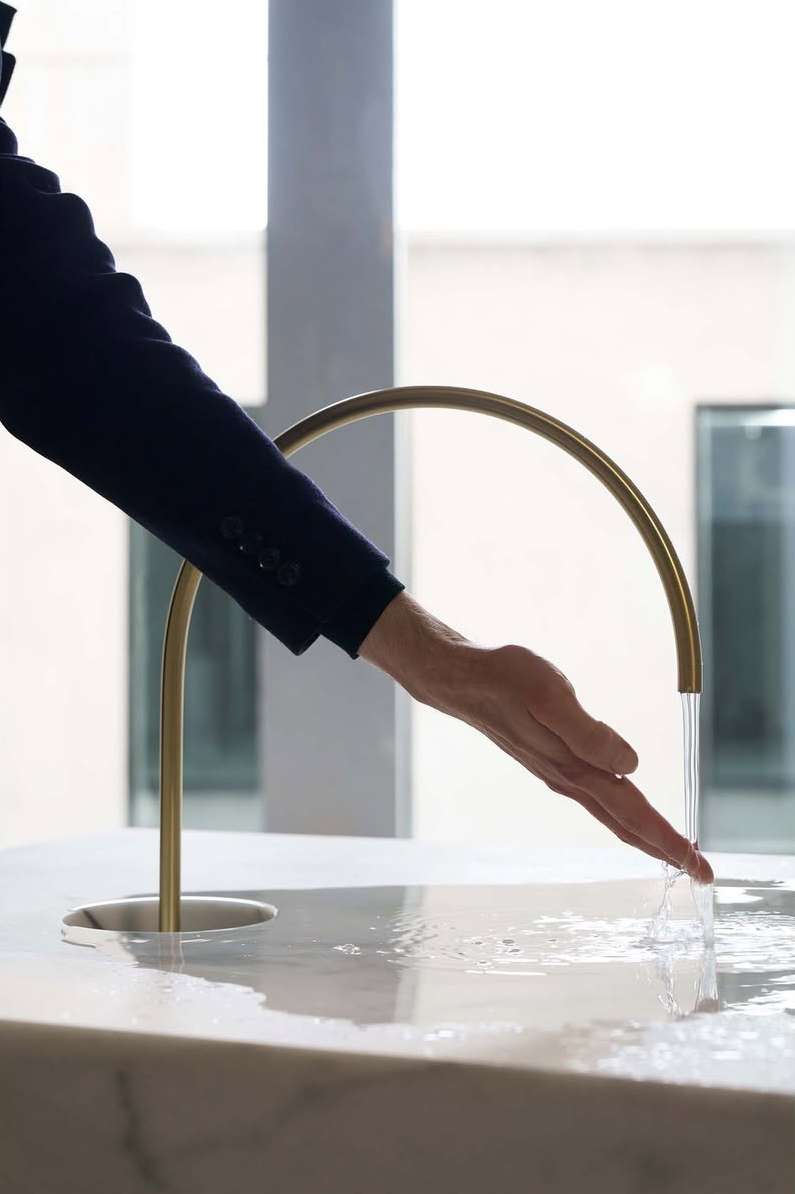 Annabel Elston X of a space