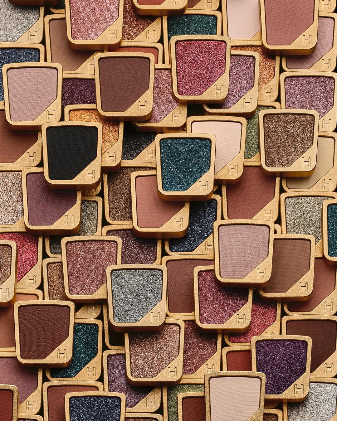 Hourglass Cosmetics |  Aug. 21