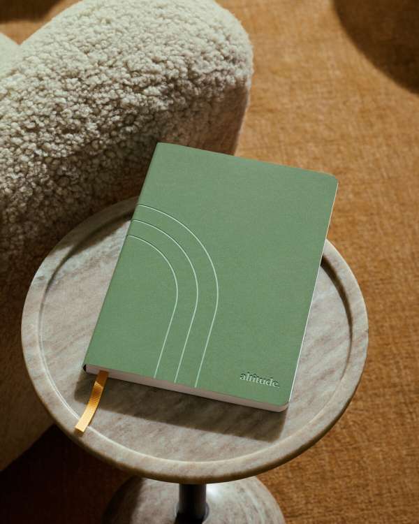 Julia Stotz