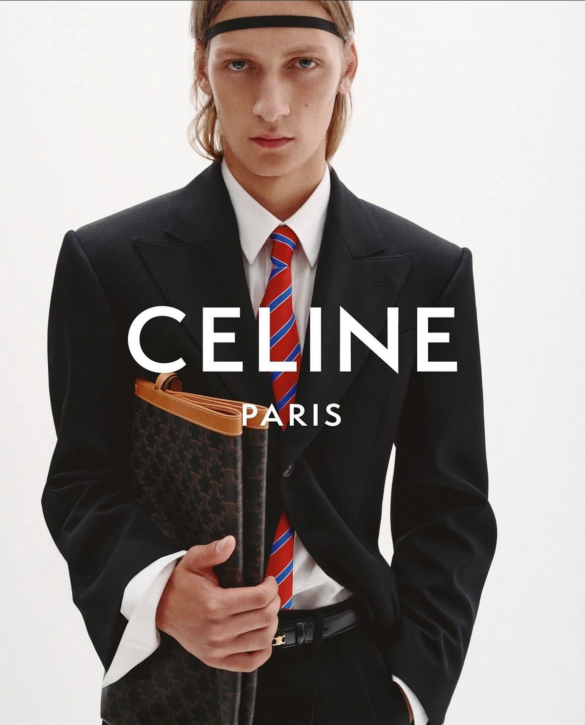 Celine Printemps 2026 Collection

Creative Director: #MICHAELRIDER
Artistic Direction: @may_be
Photographer: @victor_brun_
Director: @pablotapiapla
Stylist: @brian__molloy
Hair Stylist: @duffy_duffy
Makeup Artist: @lucia_pieroni
Set Design by: @felixgesnouin

Production by: @apstudioinc