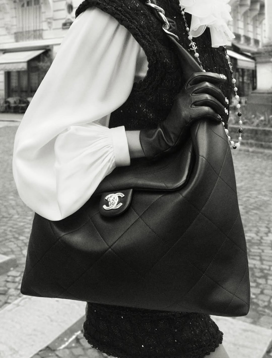Chanel Fall Winter 25 Campaign featuring @mona_tougaard

Photographer: @mikaeljansson
Creative Director: @jbtalbourdet
Styling: @malinajoseph
Hair Stylist: @anthonyturnerhair 
Makeup Artist: @karinwesterlundd 
Manicurist: @anatolerainey 

Production by: @apstudioinc
