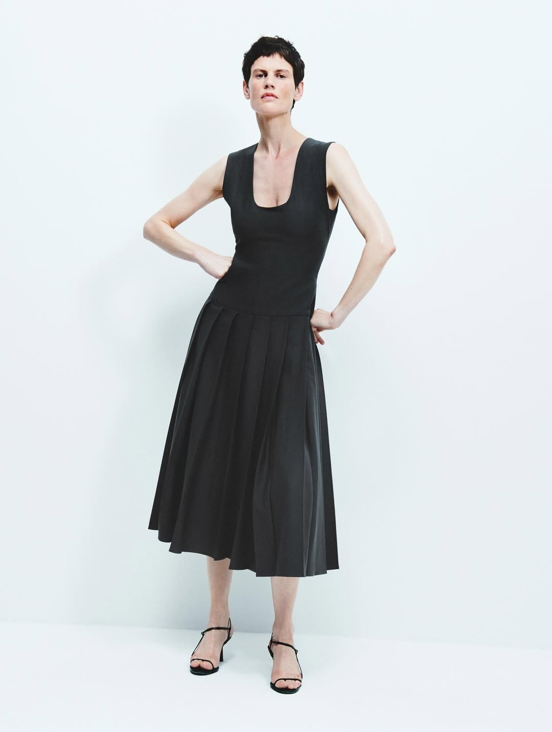 @goop featuring @saskiadebrauw

Photographer: @drewvickers
Creative Director: @angel.jhang
Styling: @angel.jhang
Groomer: @cyrillaloue
Props Stylist: Celeste Girot

Production by: @apstudioinc