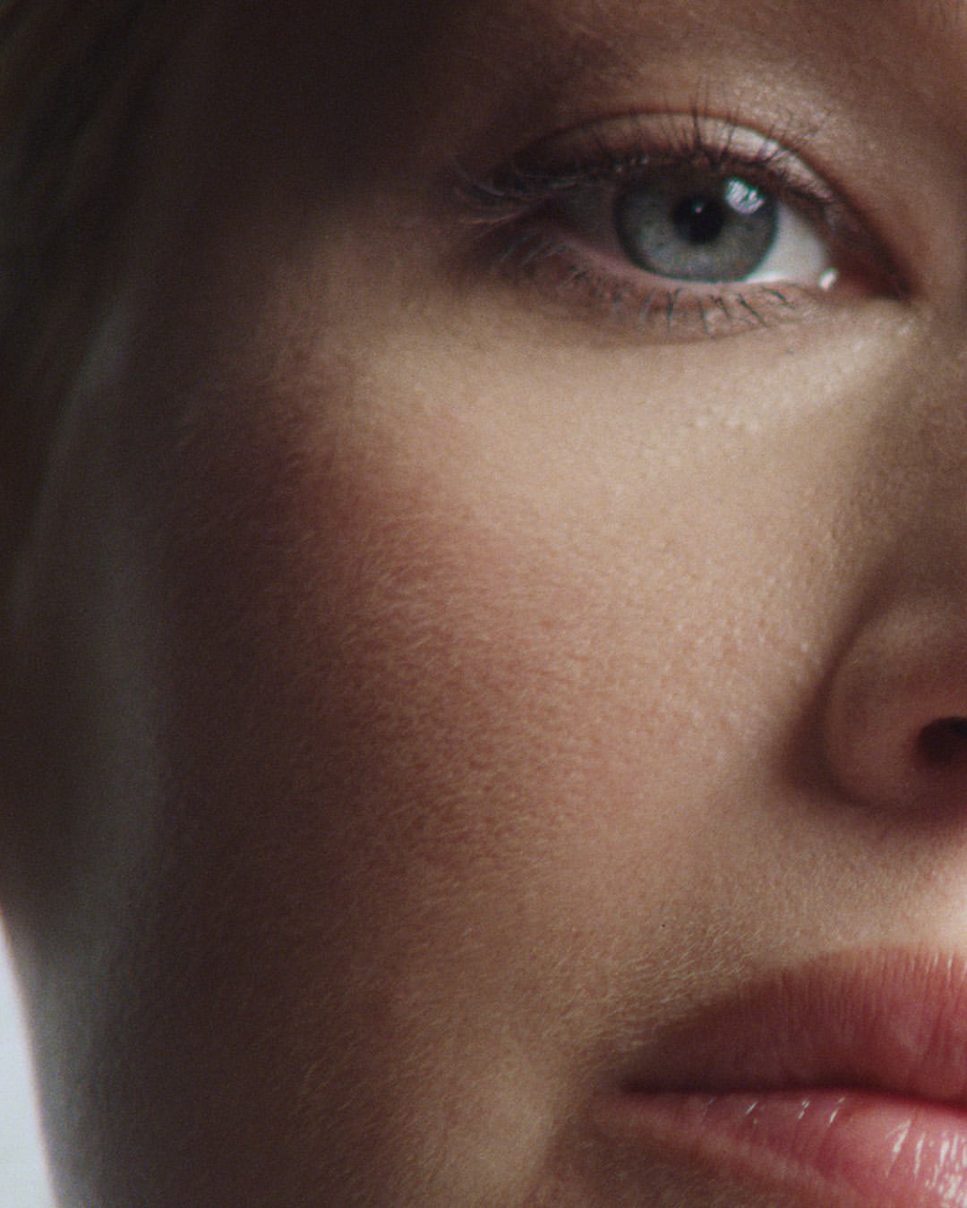 @wmag Art Issue 2025 Cover featuring Jennifer Lawrence

Director: @philippeparreno 
Cinematography: @dkhondji
Editor in Chief & Stylist: @saramoonves
Visuals & Content Director: @_a_b_g
Creative Directors at Large: @kevintekinel @charleslevai
Writer: @alexhawgood 
Armand Limnander
Style Director: @aaalliata
Hair: @cyndiaharvey
Makeup: @luciapicaofficial
Manicure: @amacauvas
Production: @apstudioinc
W VOLUME 6: THE ART ISSUE