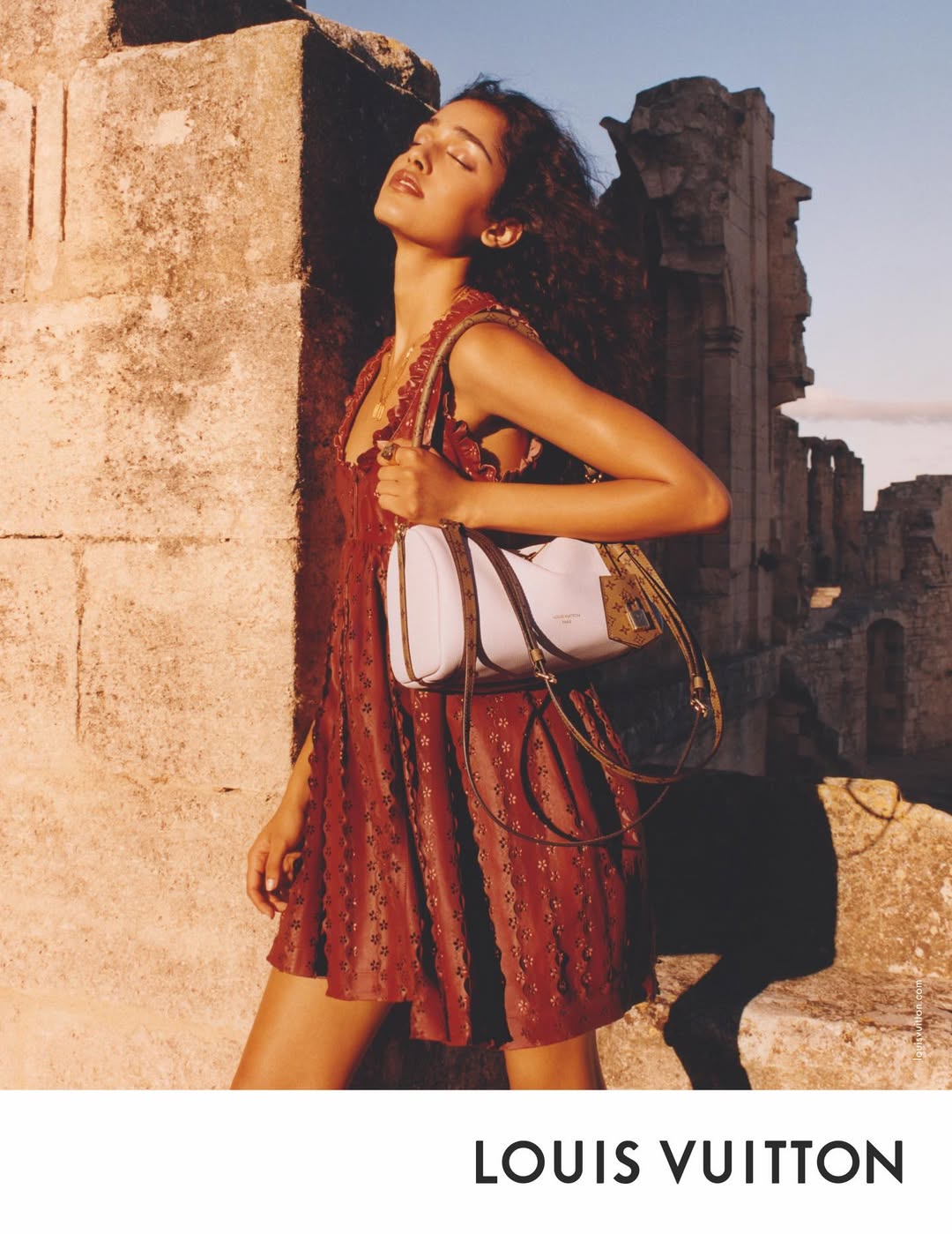 Louis Vuitton Cruise 2026 Campaign

Photographer: @jamie.hawkesworth
Creative: Maybe @kevintekinel 
@charleslevai
Stylist: @marieameliesauve
Hair: @duffy_duffy
Makeup: @hiromi_ueda
Manicure: @nellysferreira
Production: @apstudioinc