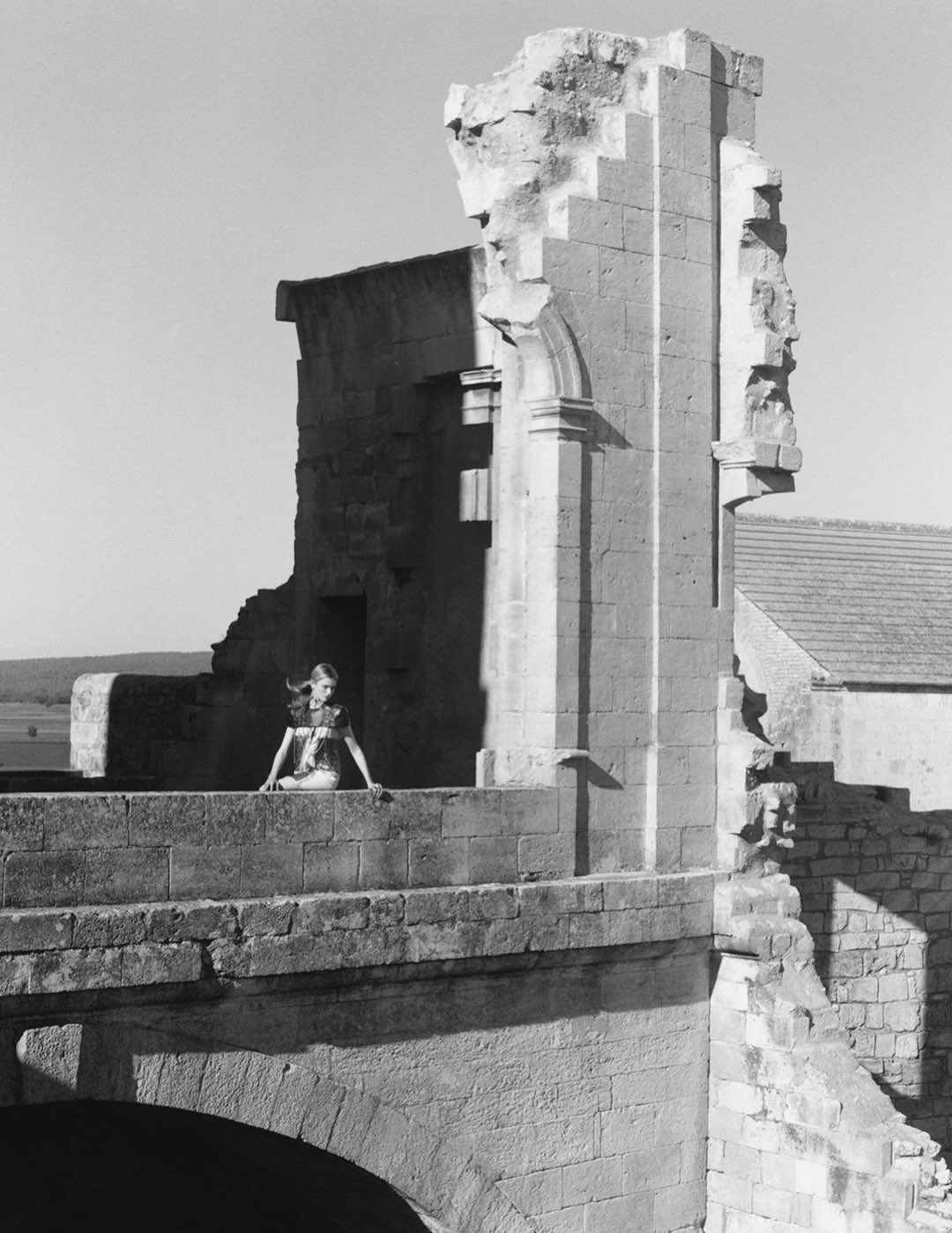 Louis Vuitton Cruise 2026 Campaign

Photographer: @jamie.hawkesworth
Creative: Maybe @kevintekinel 
@charleslevai
Stylist: @marieameliesauve
Hair: @duffy_duffy
Makeup: @hiromi_ueda
Manicure: @nellysferreira
Production: @apstudioinc
