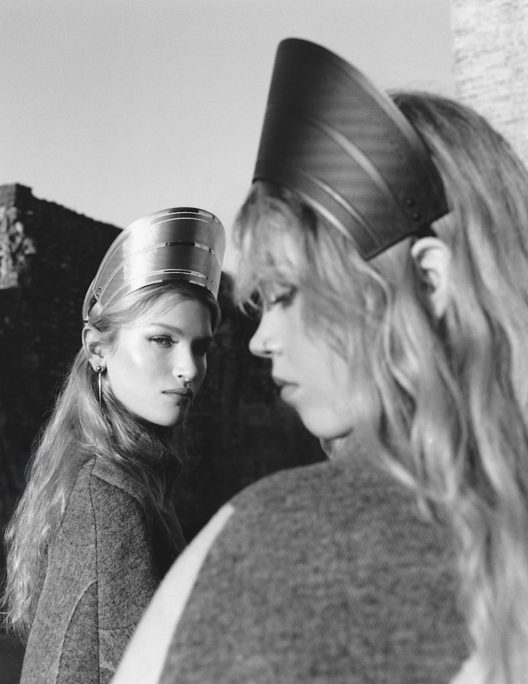 Louis Vuitton Cruise 2026 Campaign

Photographer: @jamie.hawkesworth
Creative: Maybe @kevintekinel 
@charleslevai
Stylist: @marieameliesauve
Hair: @duffy_duffy
Makeup: @hiromi_ueda
Manicure: @nellysferreira
Production: @apstudioinc