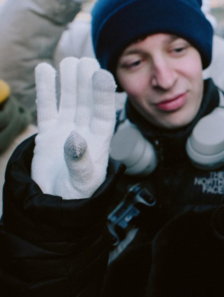 W Magazine 2026 Directors Issue starring @tchalamet 

Directed and photographed by #JoshSafdie
Director of Photography: @ryanmariehelfant
Styling: @miyakobellizzi
Editor in Chief: @saramoonves
Editor at Large: #LynnHirschberg
Creative Directors at Large: @kevintekinel 
@charleslevai
Writer: @michael_hainey
Hair: @italogregorio
Makeup: @kyrapanchenko_mkup
Manicure: @honeynailz
Casting: @jv8inc
Production Design: @adamterrence
Prop Stylist: @mabelandmichael
Colorist: @jasoncolourists 
@electric_colour 
Special thanks to @bulletproofcomics
Production: @apstudioinc
W VOLUME TWO 2026: THE DIRECTORS ISSUE