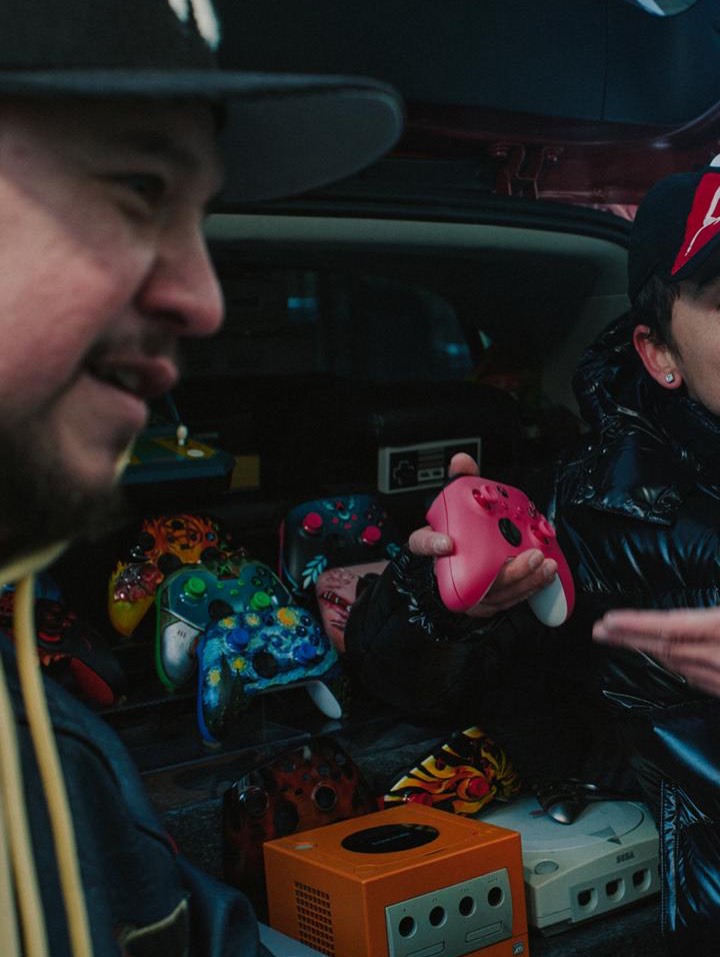 W Magazine 2026 Directors Issue starring @tchalamet 

Directed and photographed by #JoshSafdie
Director of Photography: @ryanmariehelfant
Styling: @miyakobellizzi
Editor in Chief: @saramoonves
Editor at Large: #LynnHirschberg
Creative Directors at Large: @kevintekinel 
@charleslevai
Writer: @michael_hainey
Hair: @italogregorio
Makeup: @kyrapanchenko_mkup
Manicure: @honeynailz
Casting: @jv8inc
Production Design: @adamterrence
Prop Stylist: @mabelandmichael
Colorist: @jasoncolourists 
@electric_colour 
Special thanks to @bulletproofcomics
Production: @apstudioinc
W VOLUME TWO 2026: THE DIRECTORS ISSUE