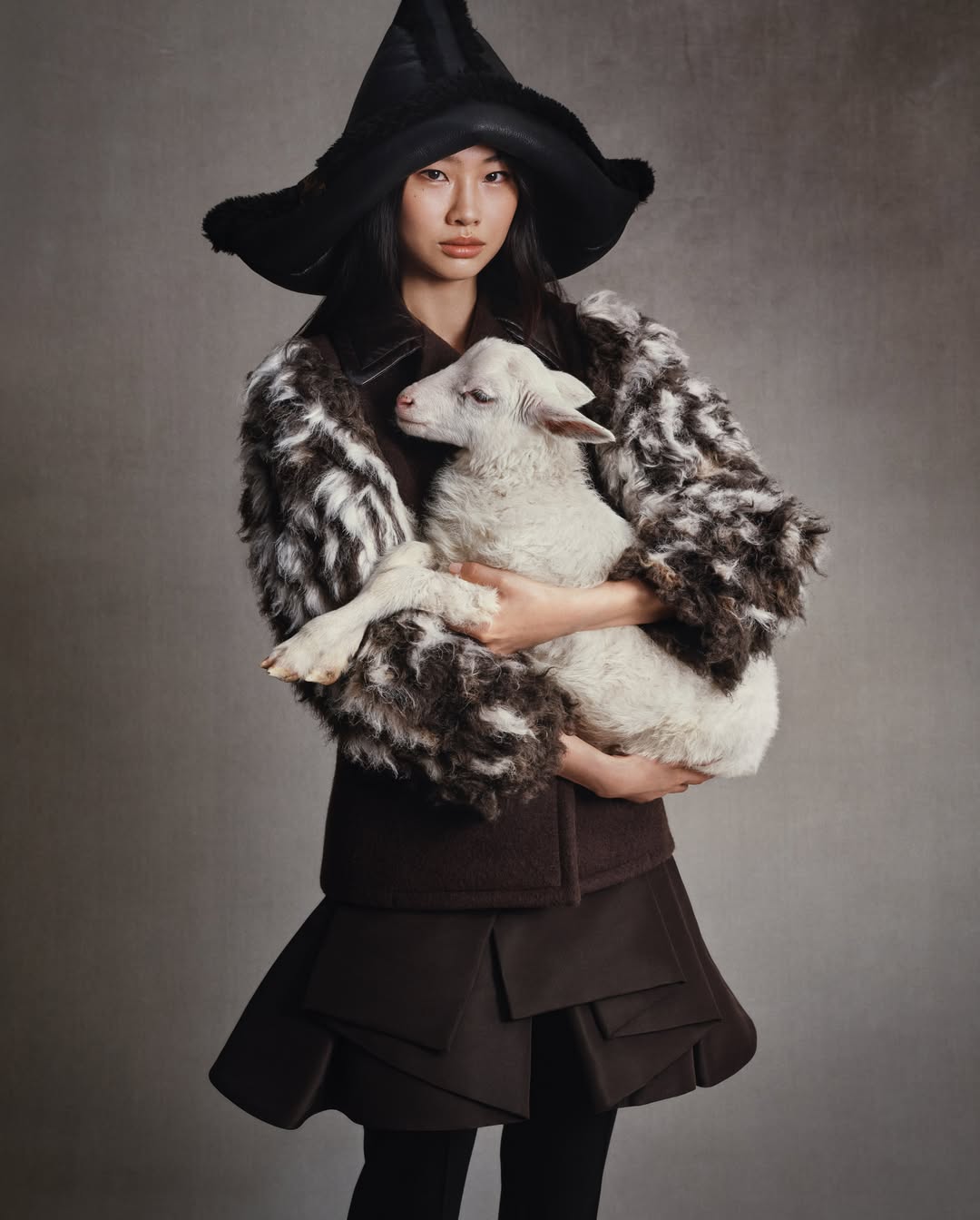 Mastermind 10th Anniversary Issue

Photographer: @ethanjamesgreen
Stylist: @marieameliesauve
Hair: @damienboissinothair
Makeup: @hiromi_ueda
Manicurist: @marie.rosa
Set Designer: @afrazamara
Production: @apstudioinc