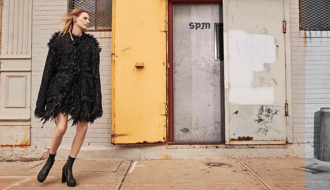 A Magazine Curated By |  Jul. 23