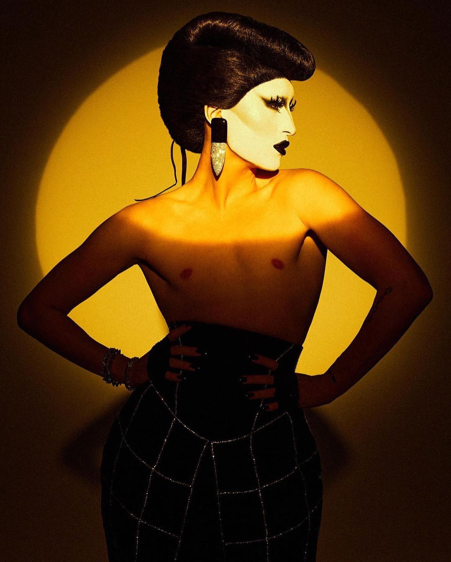 Numéro Netherlands |  Jun. 21