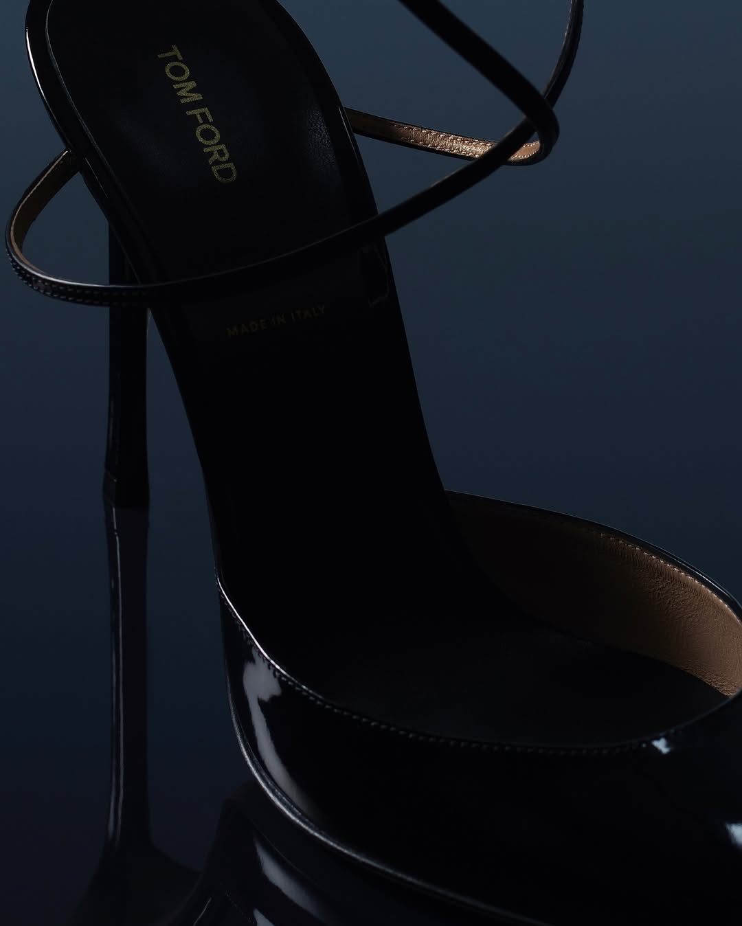 Retouching of the @tomford Spring Summer 2026 show invitation 

Photographer @jimbiners 
Production @cadenceimage 

#artificesparis #artificesprint #tomford #pfw #retouching