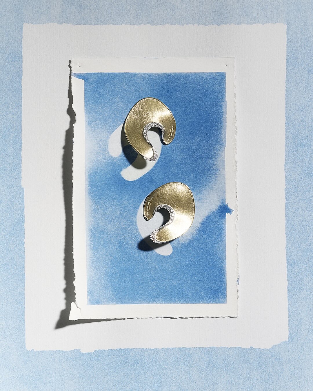 Retouching for @drepubblicait shot by @_hugomapelli 

Cyanotypes and dreams. 

Photographer @_HugoMapelli
Styling and Set design @LuneKuipers 
Photographer’s assistants @MarianaRomaoo, #EliseFilaferro.
Production @KartelParis 

#artificesparis #artificesprint #drepubblica #hugomapelli #cyanotype #retouching