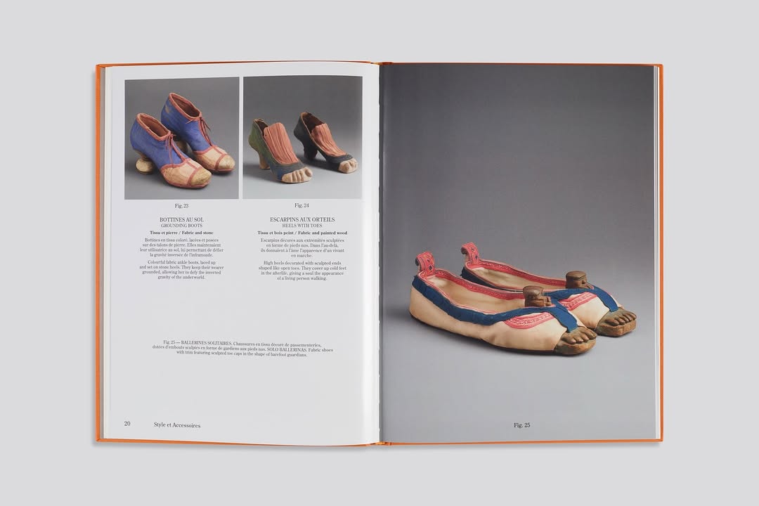 Postproduction and color separation of Inframundi by @elisa_valenzuelaa, published by @notenote.editions

Join us tomorrow for the launch and book signing! 
Librairie Alain Brieux
6-9 PM
48 rue Jacob, 75006 Paris 

Inframundi is a catalogue of imaginary artefacts inspired by a personal story: that of a childhood spent in the presence of an ancient pre-Columbian mummy. Drawing on this formative memory, Elisa Valenzuela imagines the objects one might need in the afterlife.

Book design @hello_dune_lunel
Printed by @grafiche_veneziane 

#artificesparis #artificesprint #elisavalenzuela