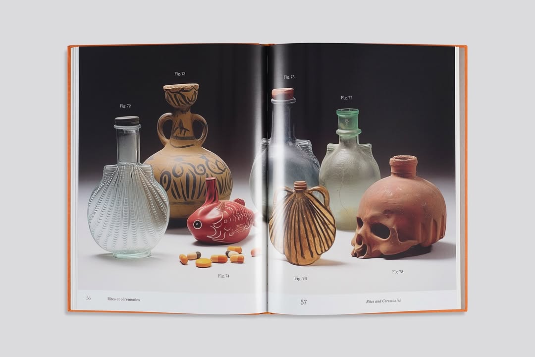 Postproduction and color separation of Inframundi by @elisa_valenzuelaa, published by @notenote.editions

Join us tomorrow for the launch and book signing! 
Librairie Alain Brieux
6-9 PM
48 rue Jacob, 75006 Paris 

Inframundi is a catalogue of imaginary artefacts inspired by a personal story: that of a childhood spent in the presence of an ancient pre-Columbian mummy. Drawing on this formative memory, Elisa Valenzuela imagines the objects one might need in the afterlife.

Book design @hello_dune_lunel
Printed by @grafiche_veneziane 

#artificesparis #artificesprint #elisavalenzuela