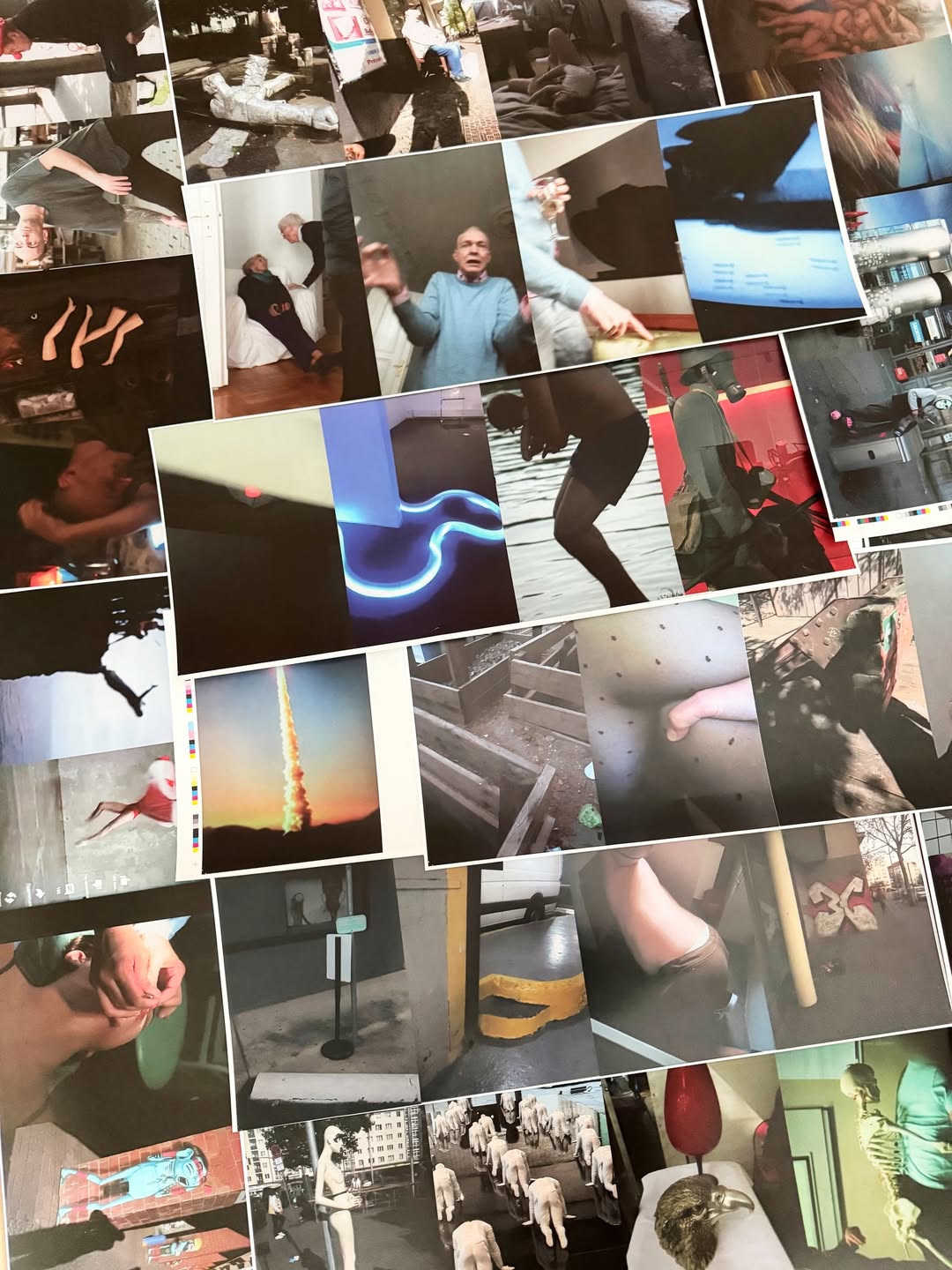 Color separation of Keep Distance by Boris Mikhaïlov, published by @notenote.editions 

In Keep Distance, Boris Mikhaïlov leads us on a wild, dizzying ride from which we emerge slightly breathless and unsteady. Acting as a kind of visual logbook, the series is composed primarily of recent images (2020–2024) with some older photos mixed in. It has all the appearance of a mental tracking shot, one in which fragmentary or haphazardly framed images unsettle our gaze to such a degree that we find ourselves doubting what we see.

Available on @notenote.editions 

Design @mathieu.meyer 
Text @jimmy_poulotcazajous 

#artificesprint #artificeslab #colorseparation #borismikhailov #notenoteéditions