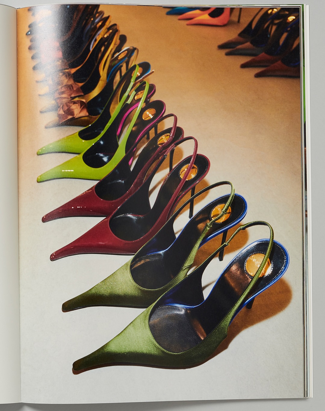 Color separation for Saint Laurent Women Winter 2025 Fittings book by SL editions

Photography by @avavanosdol and @markrkean. 

Women Winter 2025 Fittings offers an intimate look into the creation of Anthony Vaccarello’s winter collection for @ysl. Designed in the spirit of 80s and 90s fashion magazines, the book pairs impactful imagery with fine, sensual paper and photography that bridges advertising and editorial.

Available @saintlaurentbabylone 

#artificesparis #artificesprint #SLeditions #avavanosdol #markkean