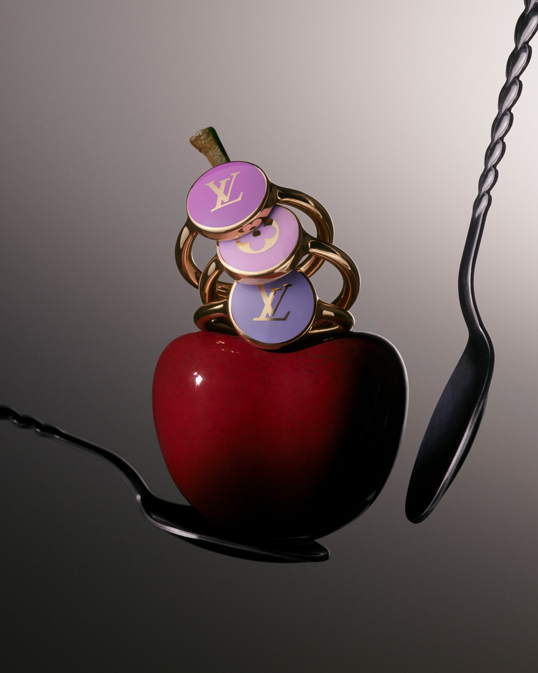 Post-production for @louisvuitton Valentine’s signature selection shot by @valentin_abad_ 

Art direction @revelmerlestudio  @_juliemerle_ @stef_revel itsmgx @22handlab 
Set design @juliettezakowetz 
Production @lambertlambert_ 
Louis Vuitton @gabrielleparmentier @aurelien.mh @romainkohl @bigclairo @solene.richard 

#artificesparis #artificesprint #louisvuitton #postproduction