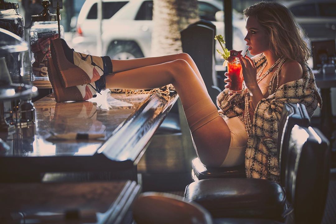 French Magazine |  Oct. 19