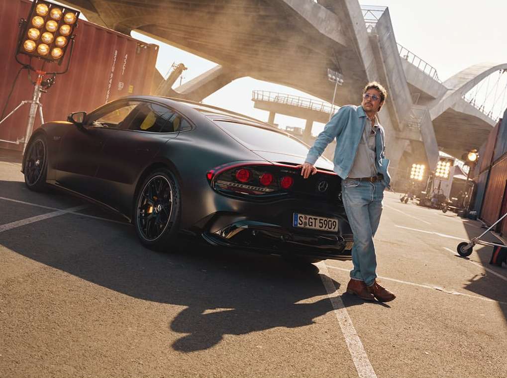 Mercedes-Benz |  Oct. 26