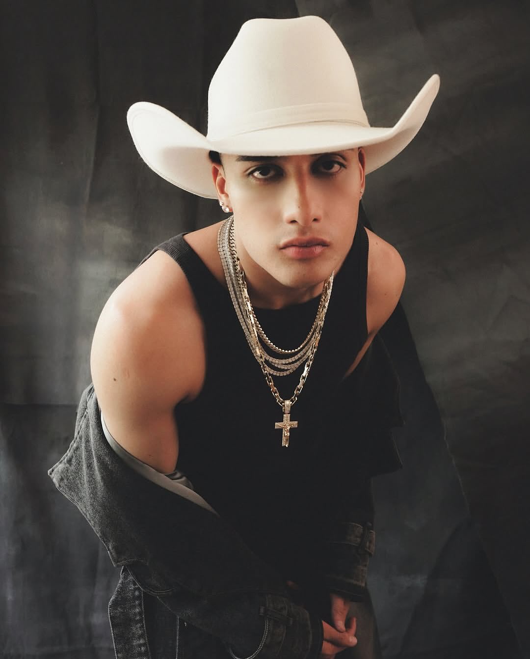 Enrique Leyva X Vogue Shopping Aug. 25