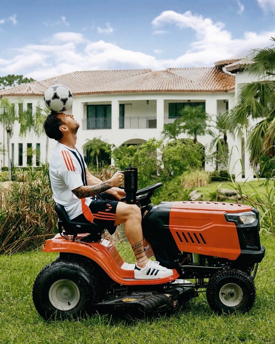 Victor Llorente X Stanley