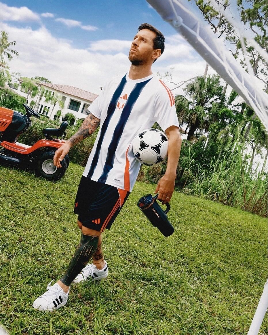 Victor Llorente X Leo Messi for Stanley Jan. 26