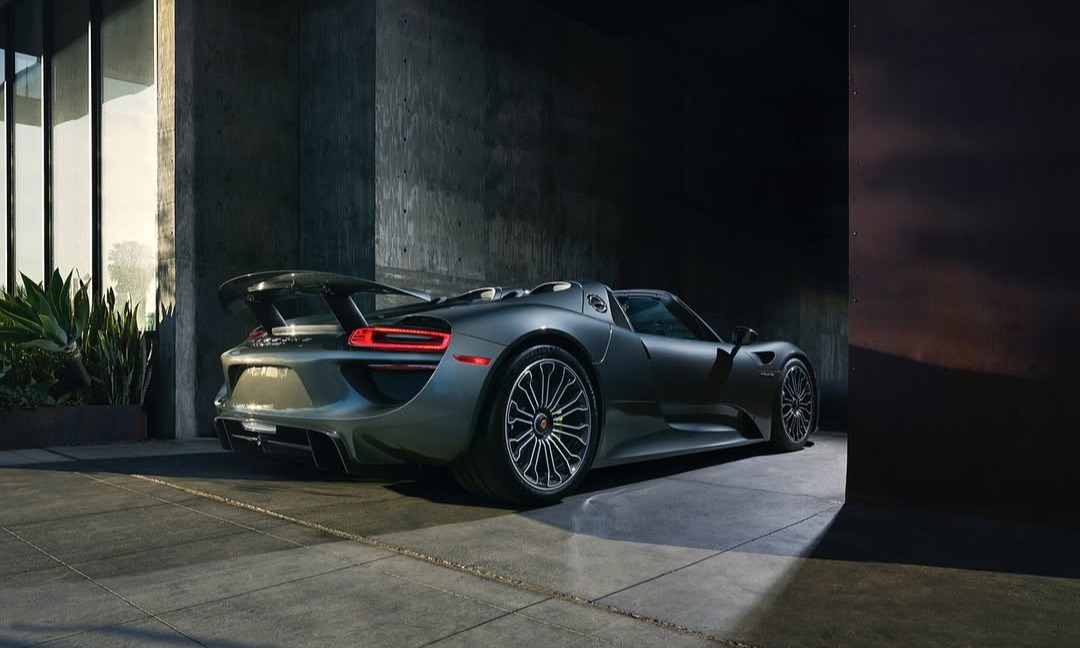 Alex Bernstein X Porsche Nov. 25