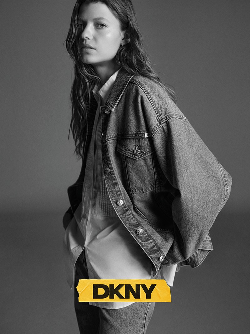 DKNY FALL 25

Photo @josholins 
Styles @miltonmania 
Hair @tomojidai 
Makeup @maudlaceppe 
Prod @faragoprojects 
Casting @midlandagency 
Cast @quinnelinmora @samile @mathilde_henning 
Creative @bigandpartners 
Special thanks to: @jeremieroumilhac @mialacommare @dnamodels @dkny @womenmanagementny @mmxxartists