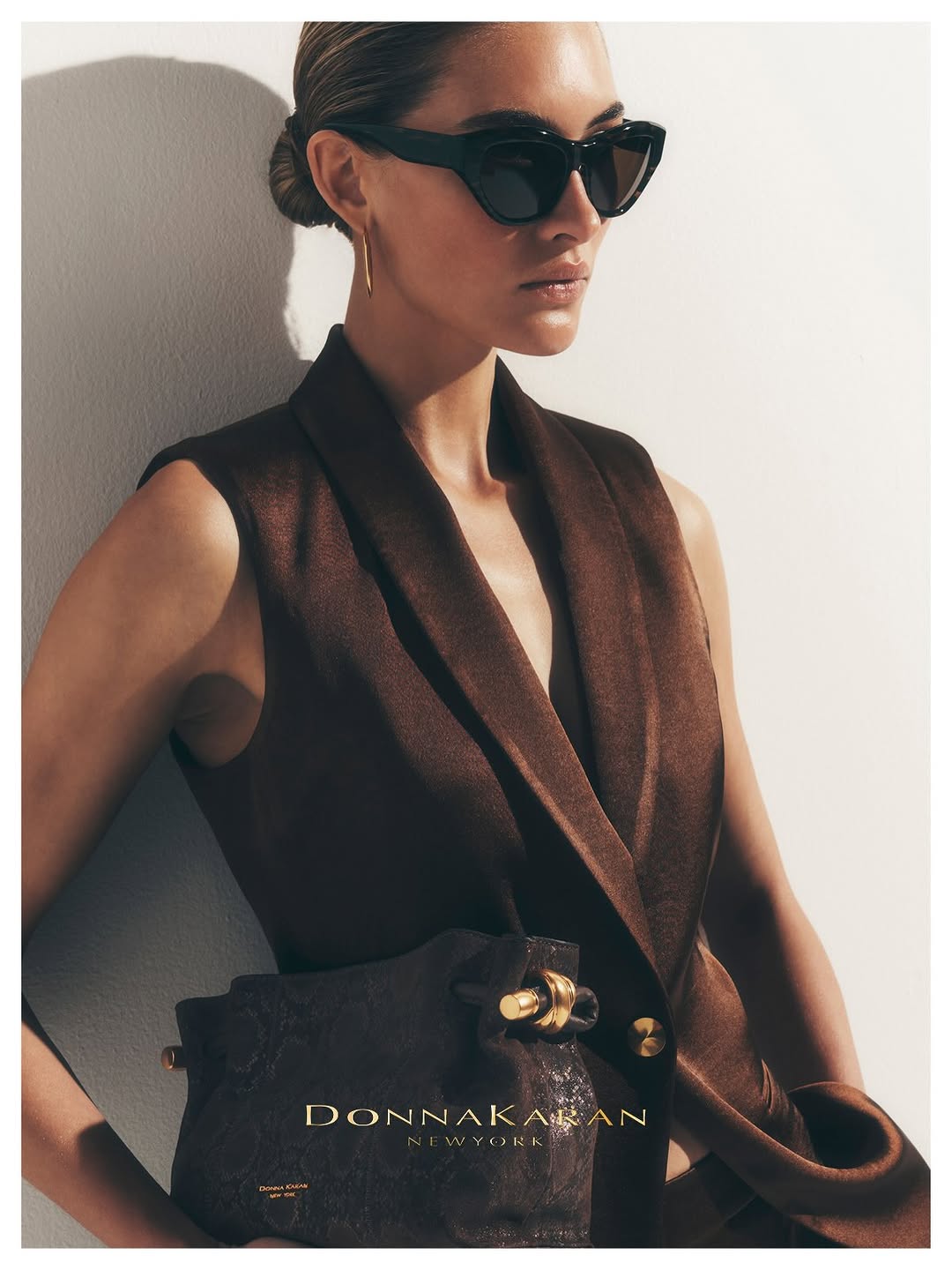 DONNA KARAN SUMMER 26

Photo @tomschirmacher
Style @jessicaediehl 
Hair @panosphair 
Makeup @sallybranka 
Talent @lovegrace_e 
Cast @sdcasts 
Special thanks to @jeremieroumilhac @mialacommare and the entire team @donnakaran