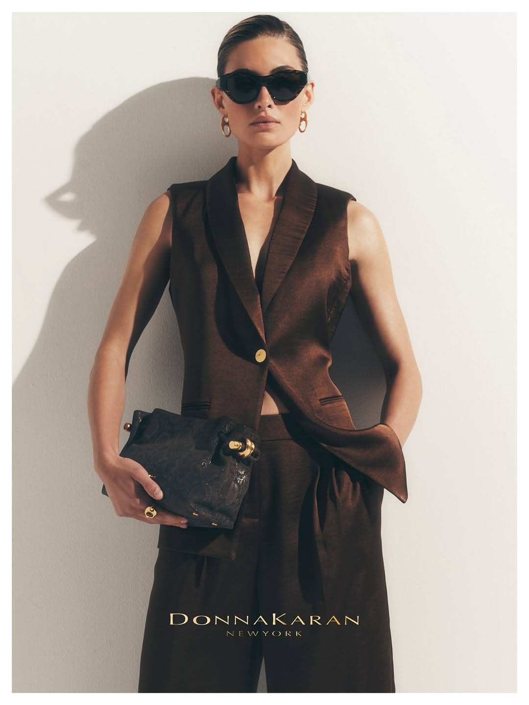 DONNA KARAN SUMMER 26

Photo @tomschirmacher
Style @jessicaediehl 
Hair @panosphair 
Makeup @sallybranka 
Talent @lovegrace_e 
Cast @sdcasts 
Special thanks to @jeremieroumilhac @mialacommare and the entire team @donnakaran
