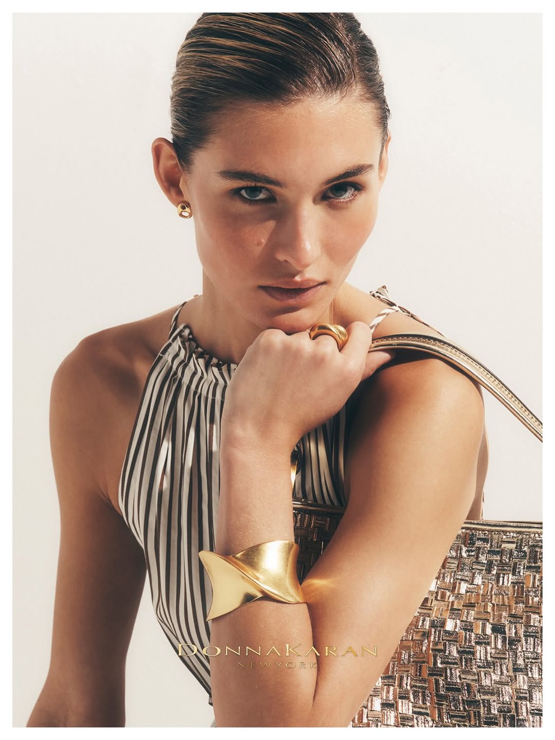 DONNA KARAN SUMMER 26

Photo @tomschirmacher
Style @jessicaediehl 
Hair @panosphair 
Makeup @sallybranka 
Talent @lovegrace_e 
Cast @sdcasts 
Special thanks to @jeremieroumilhac @mialacommare and the entire team @donnakaran