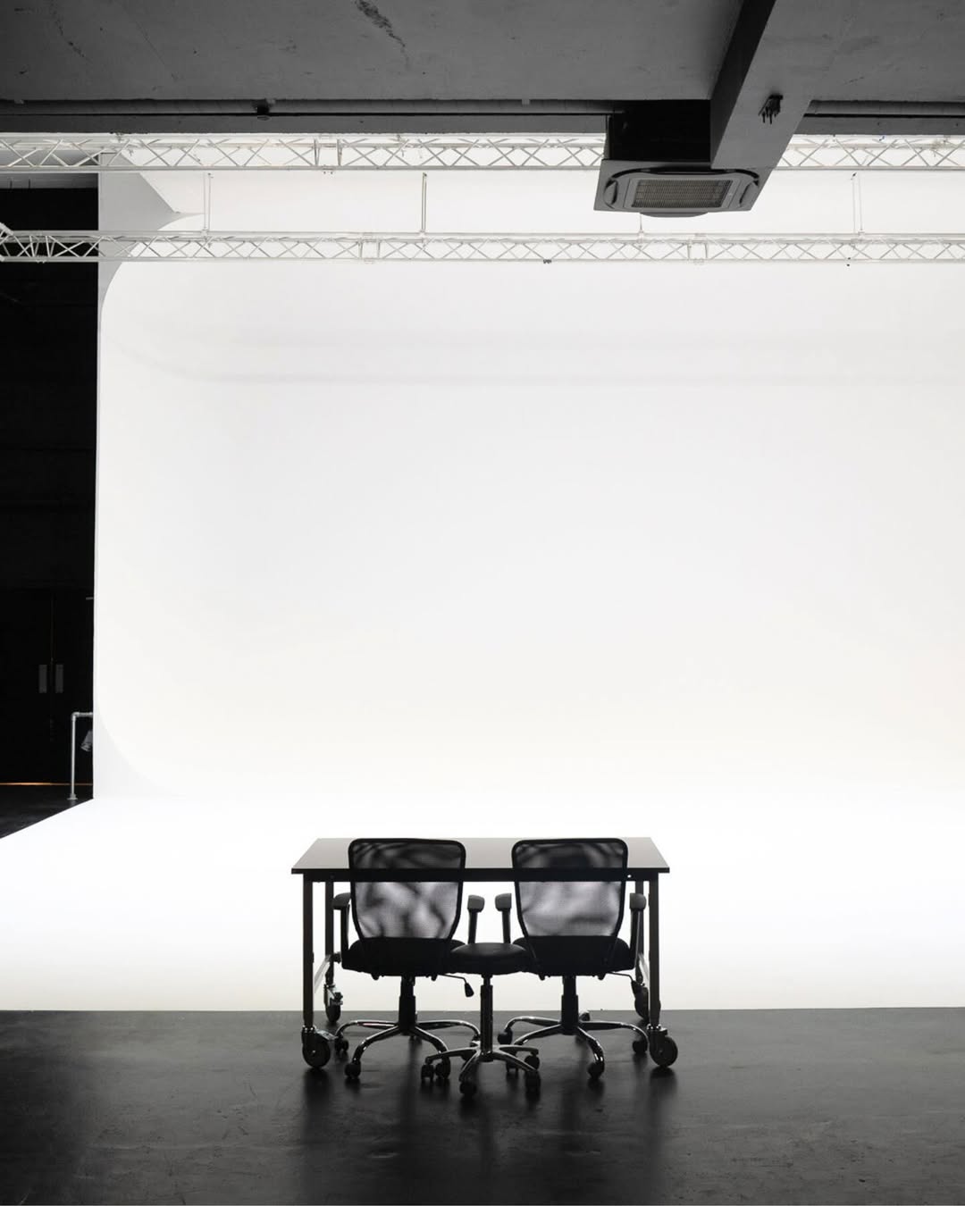 Welcome to our new studio 2

For bookings please email them@bigskylondon.com
or call 020 7619 6600
#bigskystudios