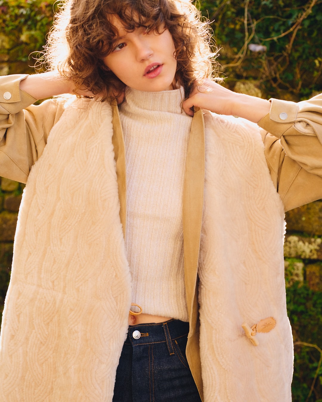 ⁣
@longchamp england journey FW25⁣
⁣⁣
⁣Directors @audreywandy⁣⁣
Photographer @_jeremyeverett⁣⁣
Still Life Photographer @guillaumesanner⁣⁣
Stylist @sagliogeraldine⁣⁣
Models @zuzanna_pagowska @fatouseckk_ @hopekcgibson @korneliamarja @yali_yang_⁣⁣
Hair @cimmahony ⁣⁣
Makeup @christellecocquet ⁣⁣
Nails @lapetitejesse⁣⁣
Set Design @hellaheck ⁣⁣
Production #brachfeld⁣⁣
⁣
Special thanks to : @clement_camaret @justine_trrs @adrien_cantenot @julia.3o3 @paranoid_angel_999 @gwenaellemm @nyfcarpe @dejan_tkv @lowris___ @georgio_jack @arno_martin #faycaldaki⁣