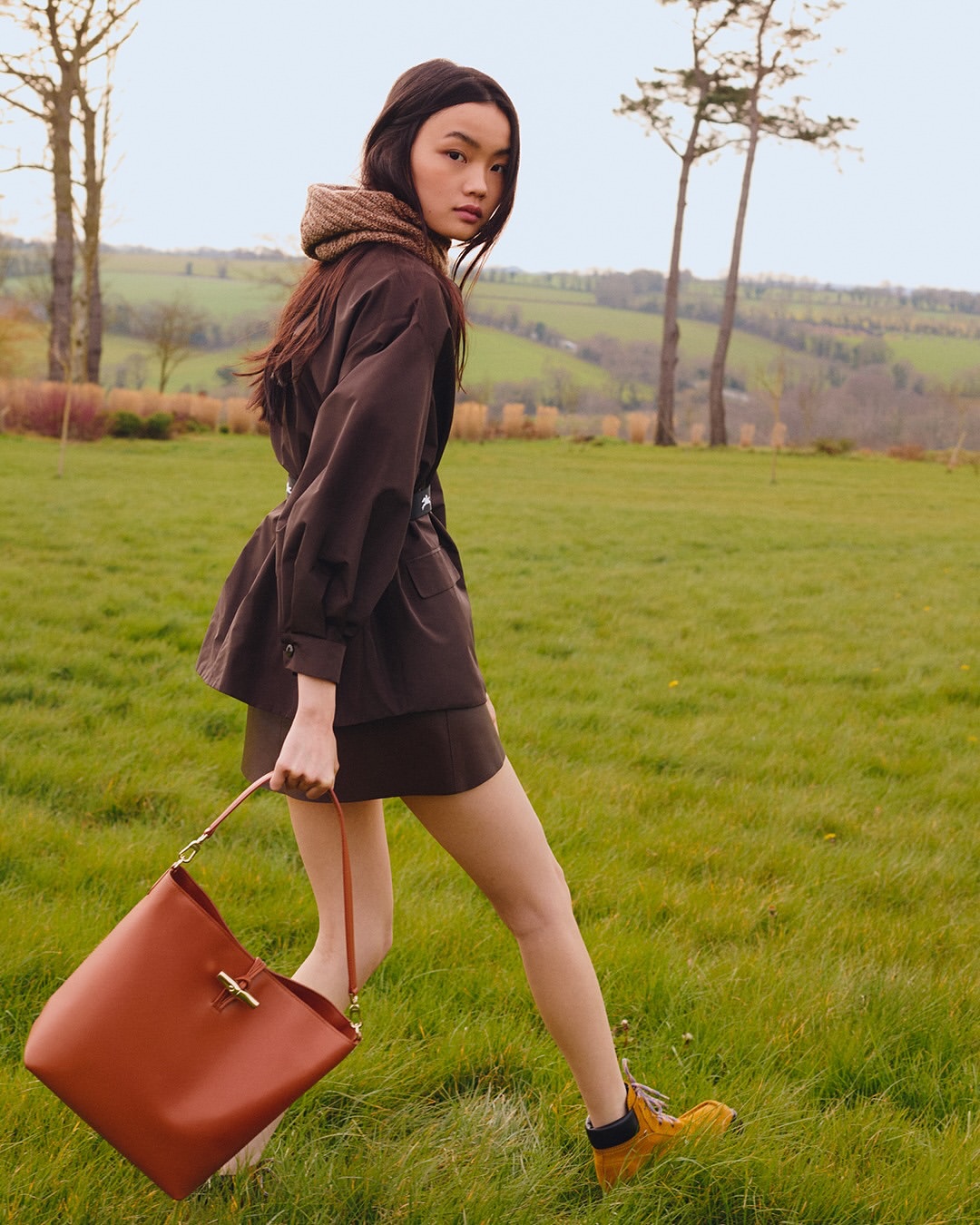 ⁣
@longchamp england journey FW25⁣
⁣⁣
⁣Directors @audreywandy⁣⁣
Photographer @_jeremyeverett⁣⁣
Still Life Photographer @guillaumesanner⁣⁣
Stylist @sagliogeraldine⁣⁣
Models @zuzanna_pagowska @fatouseckk_ @hopekcgibson @korneliamarja @yali_yang_⁣⁣
Hair @cimmahony ⁣⁣
Makeup @christellecocquet ⁣⁣
Nails @lapetitejesse⁣⁣
Set Design @hellaheck ⁣⁣
Production #brachfeld⁣⁣
⁣
Special thanks to : @clement_camaret @justine_trrs @adrien_cantenot @julia.3o3 @paranoid_angel_999 @gwenaellemm @nyfcarpe @dejan_tkv @lowris___ @georgio_jack @arno_martin #faycaldaki⁣