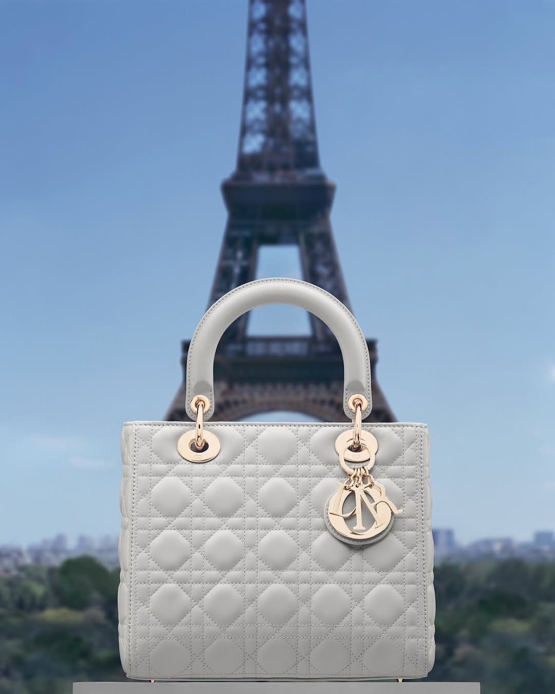 @dior lady dior around the world⁣
⁣
Photographer @brigitteniedermairstudio⁣
Models @elisekouzou @soensaddison @rayssapmedeiros @wchenhuijia⁣
Stylist #spelalenarcic⁣
Makeup @karimrahmanstudio⁣
Hair @wardhair4real⁣
Nails @elsadeslandes⁣
Set Design @alexanderbockstudio⁣
Production #brachfeld⁣⁣
⁣⁣
Special thanks to : @sandrosuppnig @irislaverdant #clementbeauperin @nicozromero @julia.3o3 @evaa.vdh @mercury_turnpike #sachadoinel #candideberger #faycaldaki @georgio_jack #nicolasgrosrichard @raphaelle_misrahi @christianmupondo @freelanceprod #davidleroy @appellemoibishop @baulleret