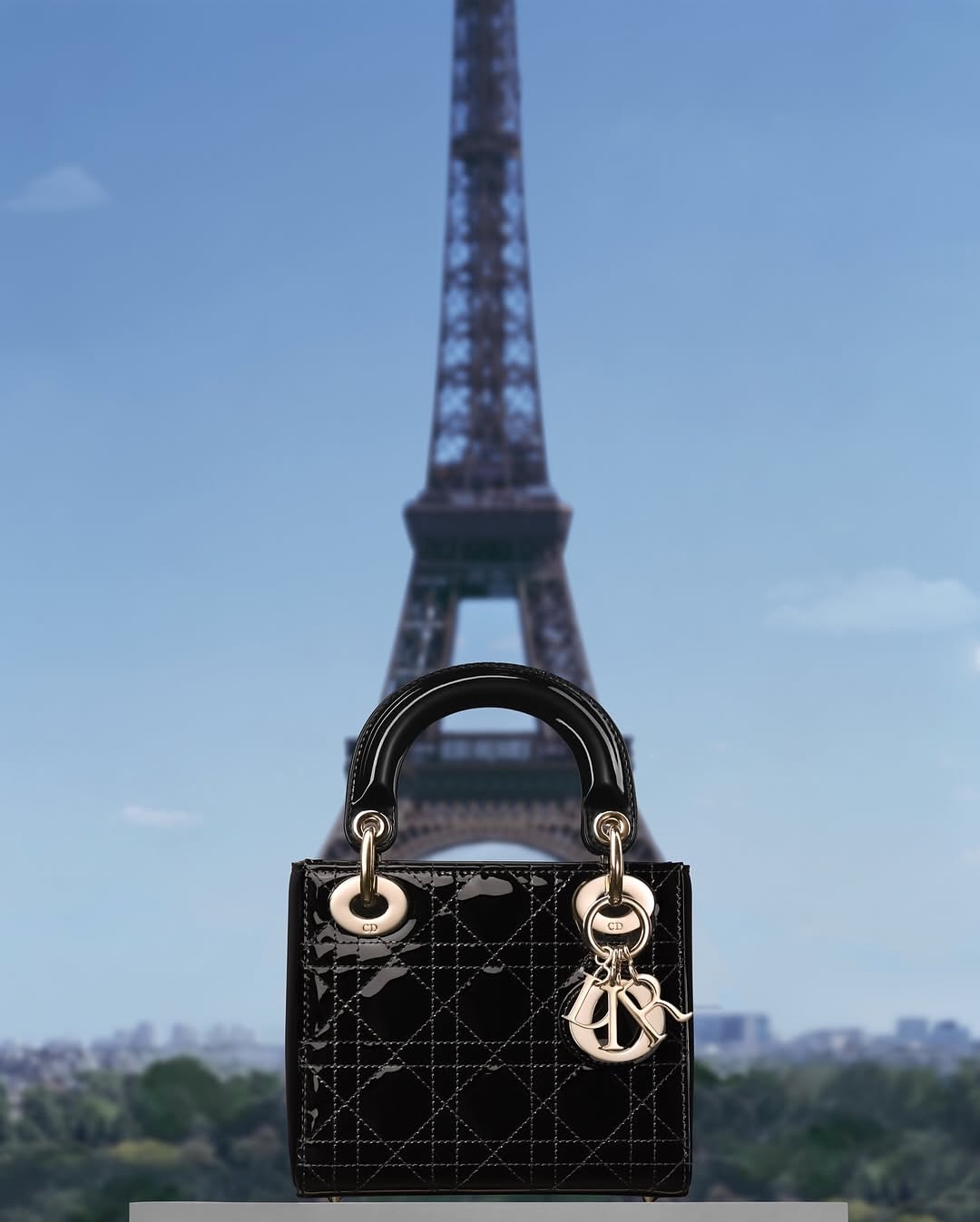 @dior lady dior around the world⁣
⁣
Photographer @brigitteniedermairstudio⁣
Models @elisekouzou @soensaddison @rayssapmedeiros @wchenhuijia⁣
Stylist #spelalenarcic⁣
Makeup @karimrahmanstudio⁣
Hair @wardhair4real⁣
Nails @elsadeslandes⁣
Set Design @alexanderbockstudio⁣
Production #brachfeld⁣⁣
⁣⁣
Special thanks to : @sandrosuppnig @irislaverdant #clementbeauperin @nicozromero @julia.3o3 @evaa.vdh @mercury_turnpike #sachadoinel #candideberger #faycaldaki @georgio_jack #nicolasgrosrichard @raphaelle_misrahi @christianmupondo @freelanceprod #davidleroy @appellemoibishop @baulleret